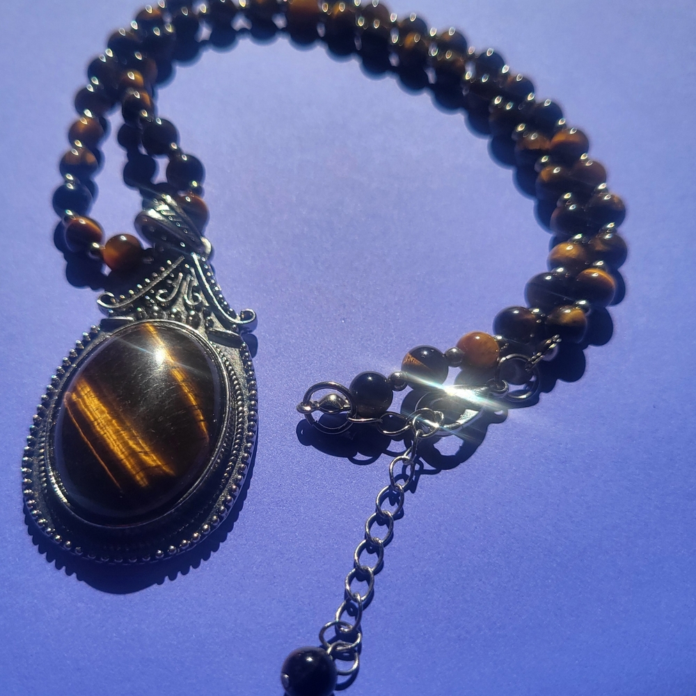 Tiger's Eye Bead & Pendant Necklace.